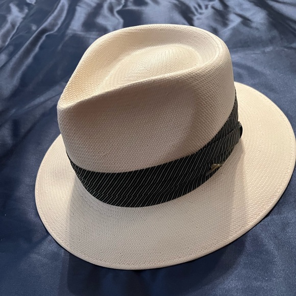 Tommy Bahama Panama Hat. White with black pinstripe band. Size S/M. Worn 1 time - Picture 1 of 5